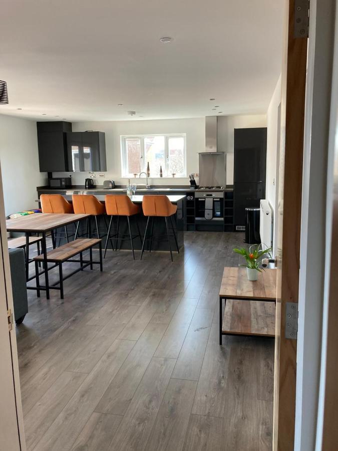 Spacious Newly Built Apartment Rhos On Sea, Colwyn Bay Exteriör bild