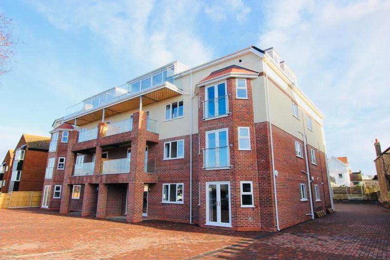 Spacious Newly Built Apartment Rhos On Sea, Colwyn Bay Exteriör bild