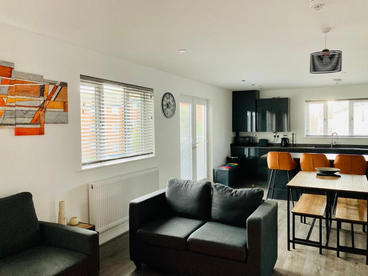 Spacious Newly Built Apartment Rhos On Sea, Colwyn Bay Exteriör bild